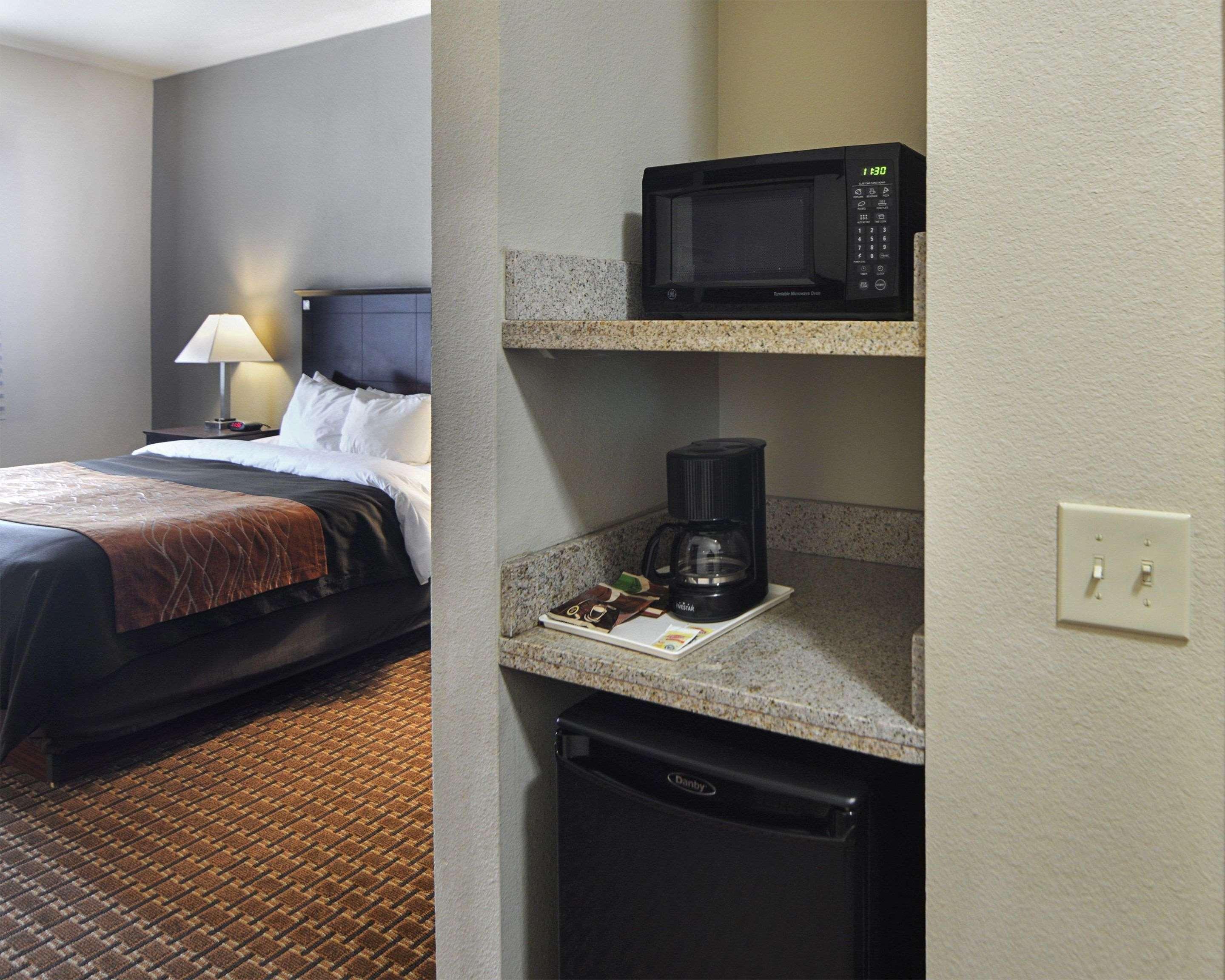 Comfort Inn & Suites Near Lake Lewisville Corinth Esterno foto