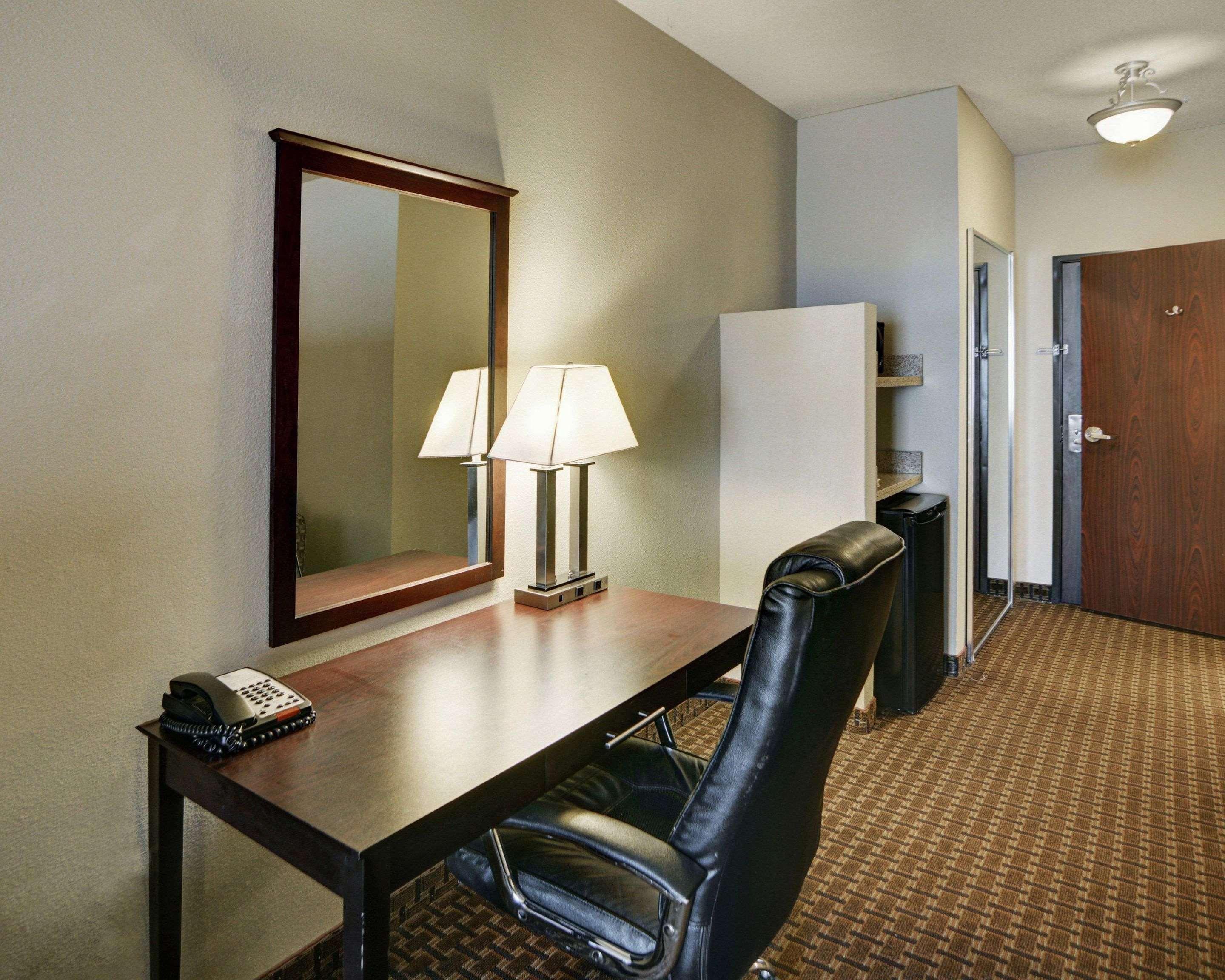 Comfort Inn & Suites Near Lake Lewisville Corinth Esterno foto