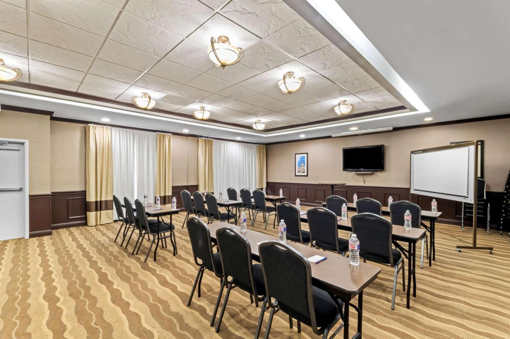 Comfort Inn & Suites Near Lake Lewisville Corinth Esterno foto