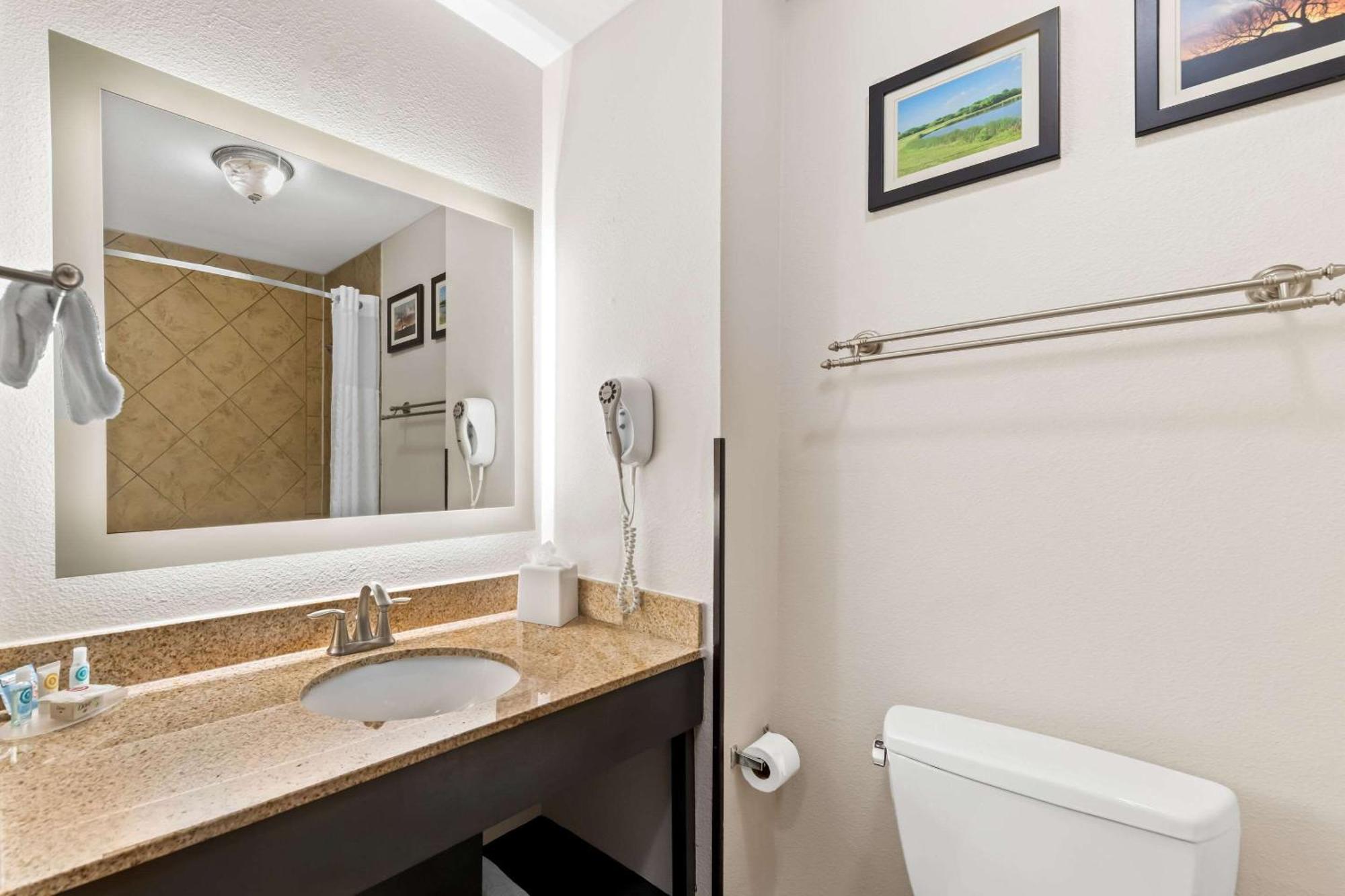 Comfort Inn & Suites Near Lake Lewisville Corinth Esterno foto