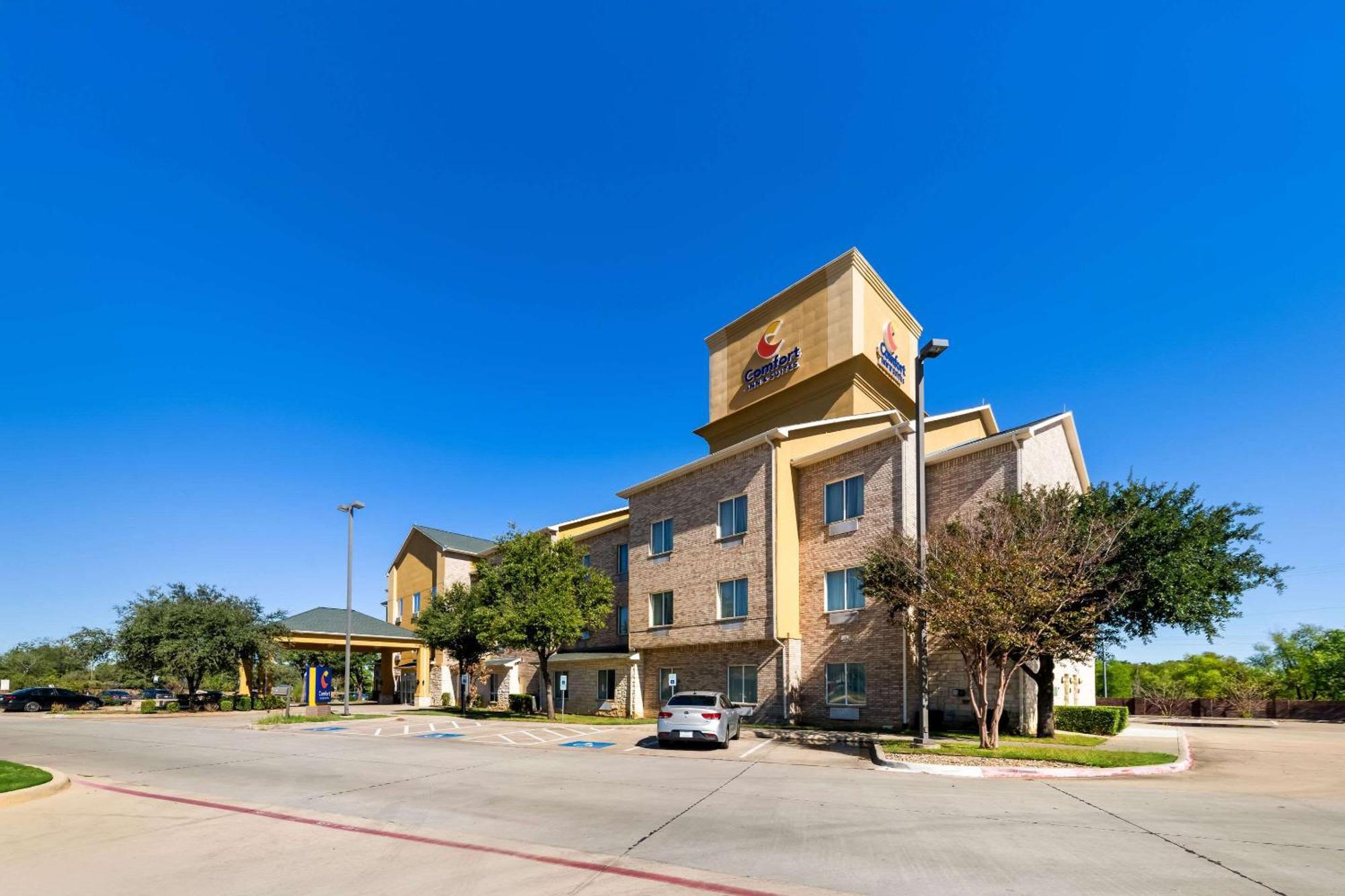 Comfort Inn & Suites Near Lake Lewisville Corinth Esterno foto